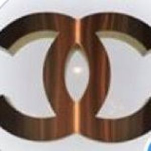 Meet your Posher, Chanel